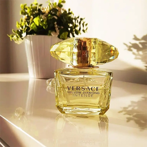 Versace Yellow Diamond Intense